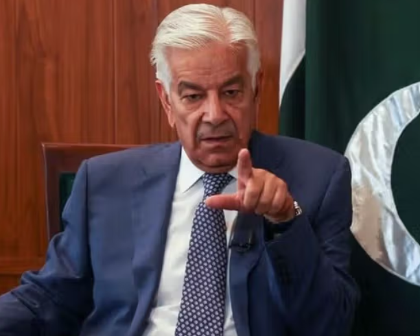 د پاکستان دفاع وزیر: که طالبان وسله‌وال مهار نه‌کړي، پر افغانستان به بیا برید وکړو