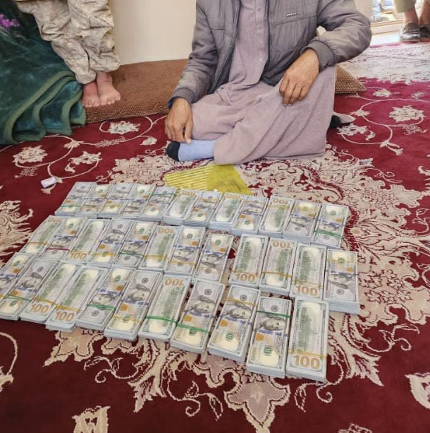 قوات حرس الحدود التابعة لطالبان تُحبط تهريب 350 ألف دولار إلى إيران