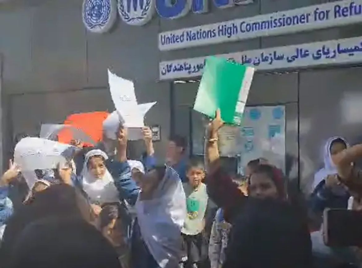 Afghan Students in Shiraz Protest Against Ban on Enrollment in Iranian Schools