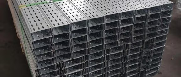 طالبان وایي د ابو نصر فراهي بندر له لارې یې ۲۶ټنه بې‌کیفیته ودانیز توکي بېرته ګرځولي دي