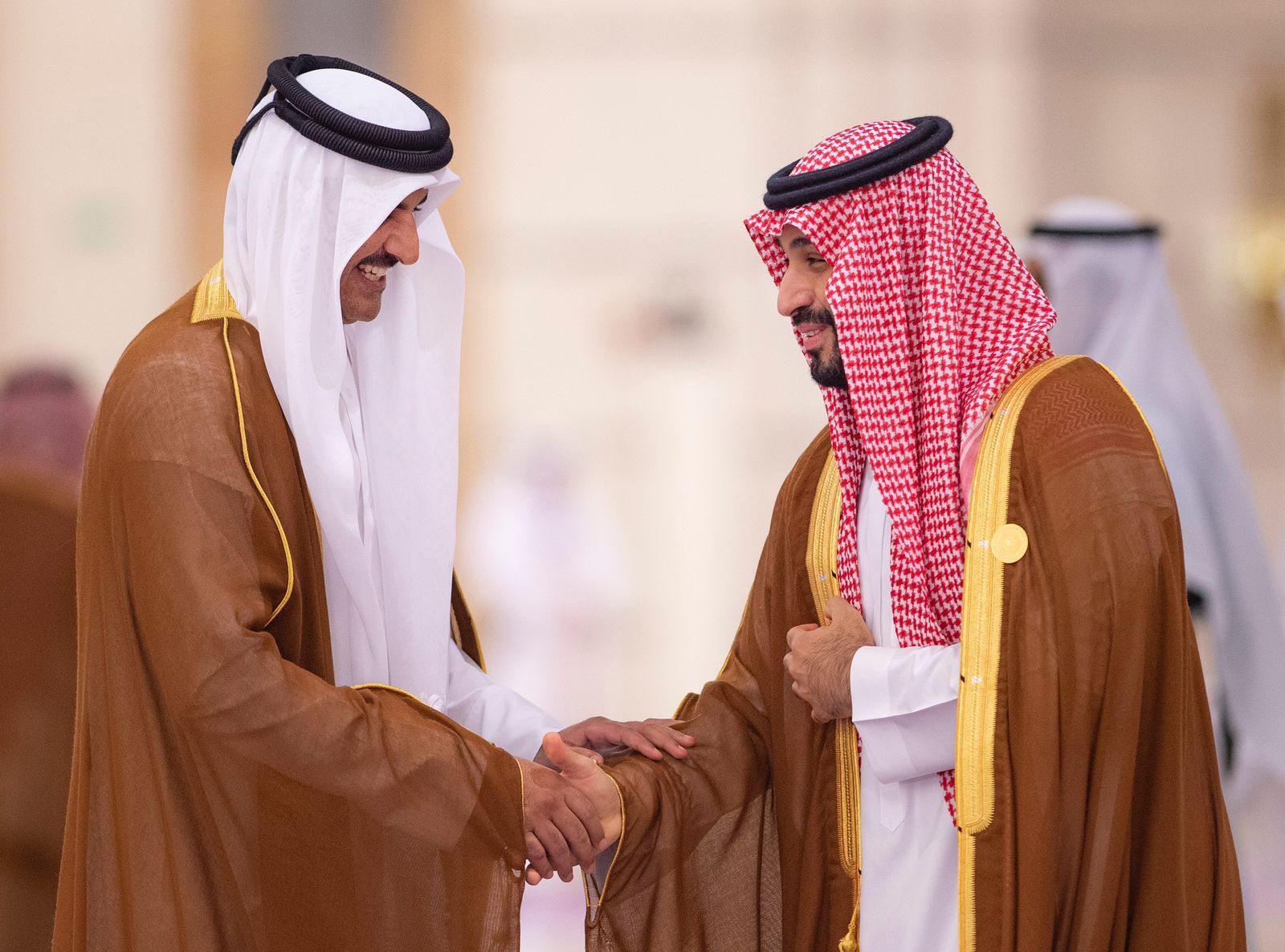 محمد بن سلمان شخصا از بیشتر رهبران شرکت کننده در این اجلاس استقبال کرده است