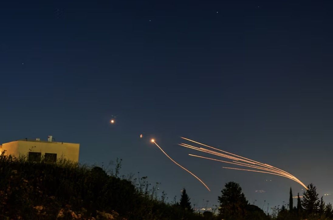 اسرائیل می‌گوید ۱۰۰ جنگنده به هزاران پرتابگر حزب‌الله حمله کردند