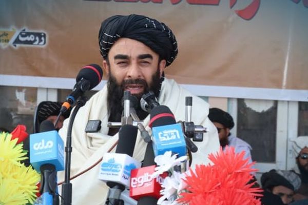 ذبیح الله مجاهد: له امریکا څخه په راپاتې وسلو «نظام» نه شو ساتلی