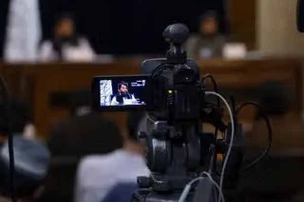 طالبان تلغي تراخيص معظم المنظمات الداعمة للإعلام