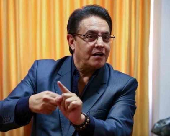 د اکواډور د ولسمشرۍ ټاکنو نوماند فرنانډو ویلاویسینسیو ووژل شو