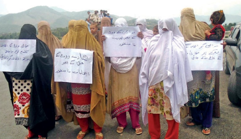 د خېبر پښتونخوا په کوز دېر کې زرګونه ښځې لاهم د رایې ورکولو له حقه بې‌برخې دي
