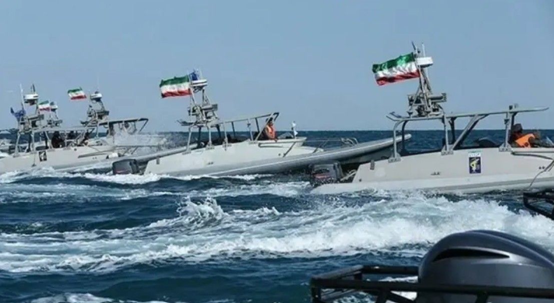 جمهوری اسلامی رزمایش دریایی را در تنگه هرمز آغاز کرد