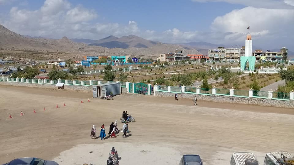 یک عضو پارلمان قبلی: طالبان در دایکندی مردم را با نوشاندن اجباری آب وادار کردند عید کنند 