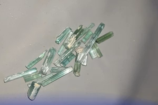 طالبان هشت هزار کیلوگرام سنگ قیمتی نورستان را فروخت