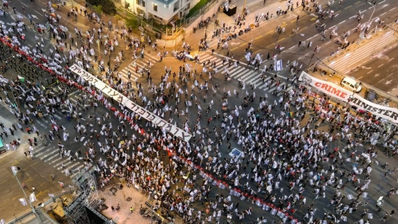 دهها هزار معترض اسرائیلی بار دیگر به خیابانها آمدند