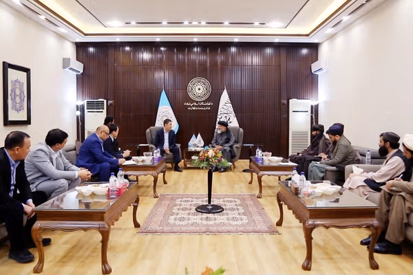 د طالبانو د سوداګرۍ وزیر او ازبکستاني پلاوی د سوداګرۍ پر پراختیا غږېدلي دي