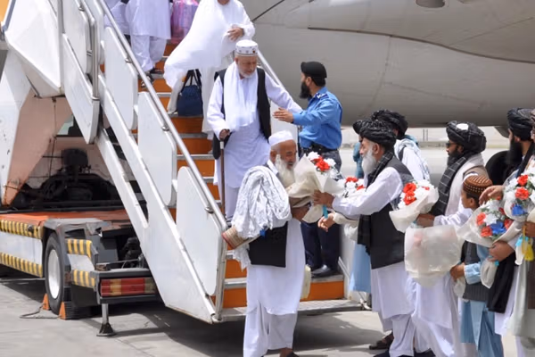 له عربستان څخه د افغان حاجیانو راستنېدنه؛ طالبان وایي دا بهیر د بشپړېدو په حال کې دی