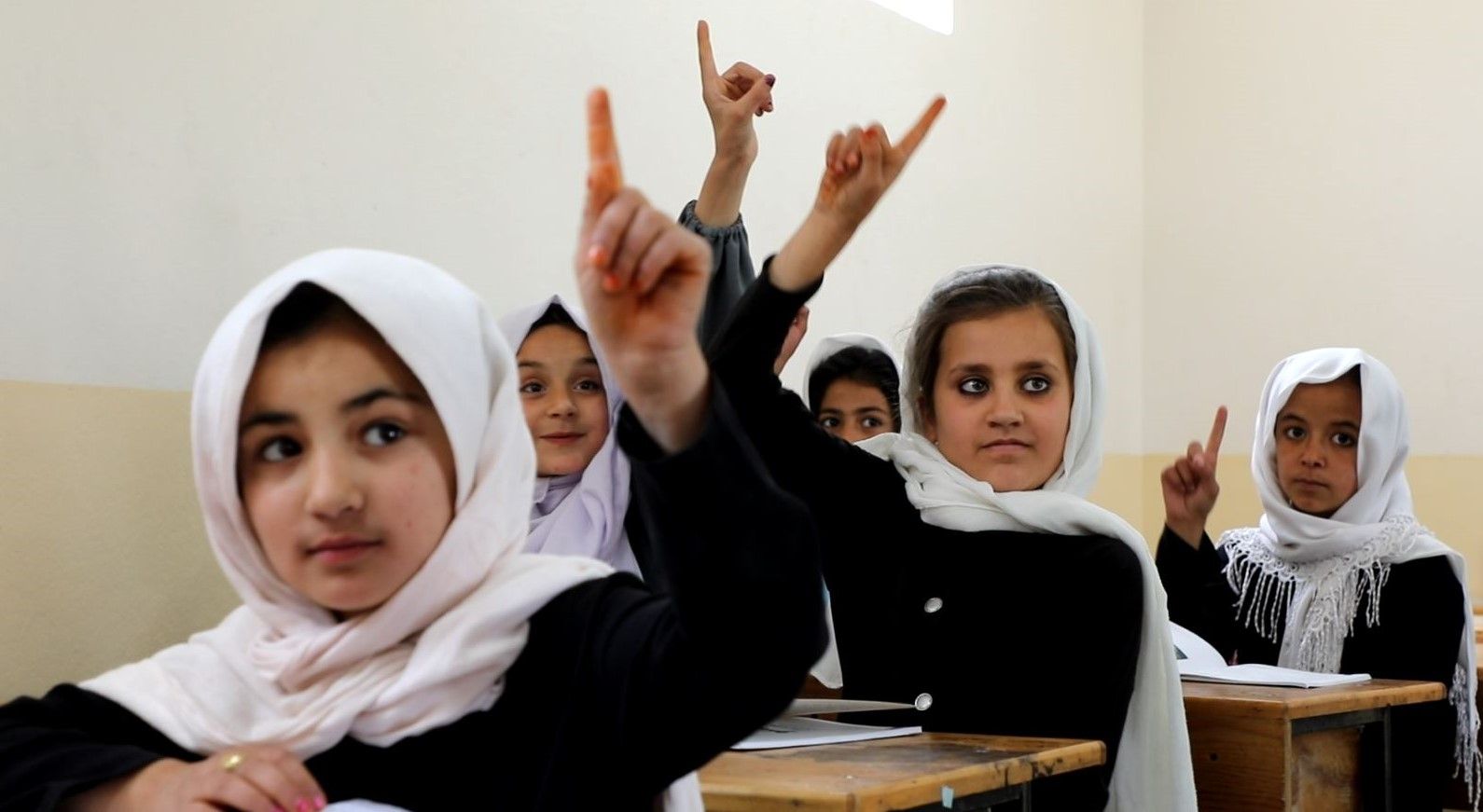 یونیسف از خانواده‌های افغان خواست کودکان خود را برای سال جدید آموزشی آماده کنند