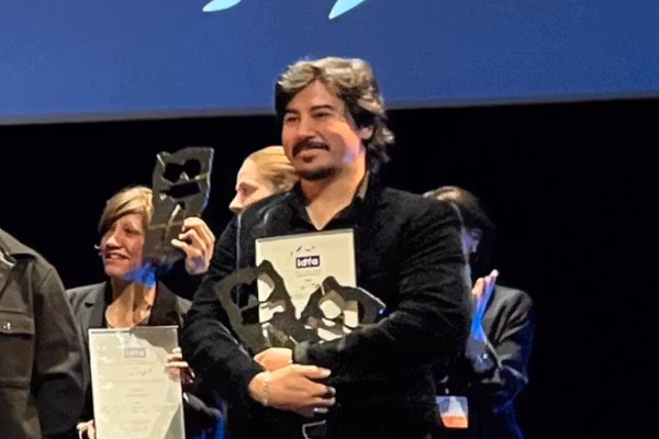 ثلاث جوائز لفيلم «بیکار» من إخراج داوود هلمندي في مهرجان أمستردام الدولي