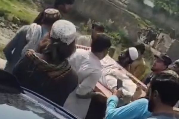پښتونخوا؛ تیراه دره کې پاکستاني پوځیانو درې لاریونکوونکي وژلي او ۸ نور یې ټپیان کړي
