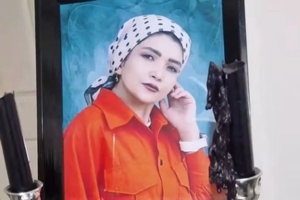 د افغانې نجلۍ کبرا رضایي د جسد پاتې شونې د یوه ایراني وګړي له کور څخه وموندل شول