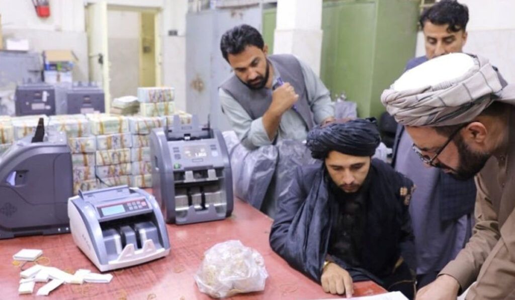 طالبان وايي چې د پخواني حکومت ۳۳ میلیارده افغانۍ پورونه یې پرې کړي