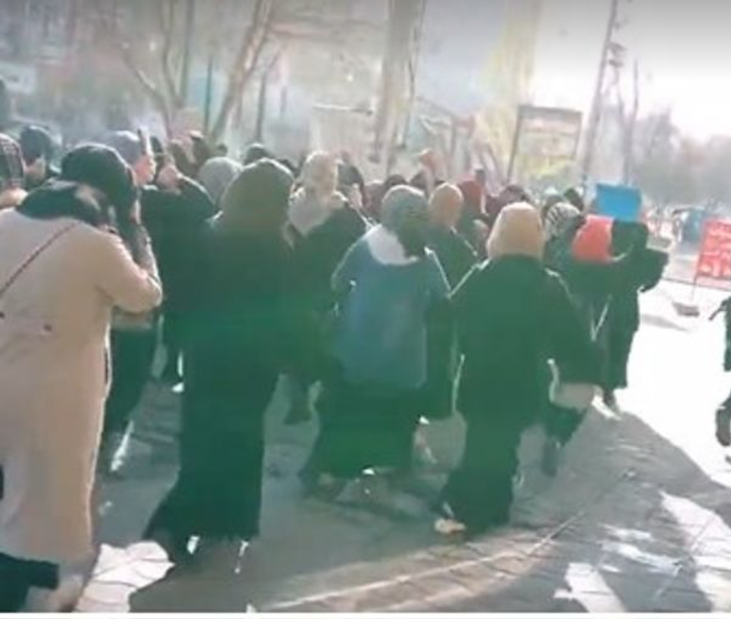 Taliban Detains 5 Female Demonstrators & 3 Journalists in Kabul