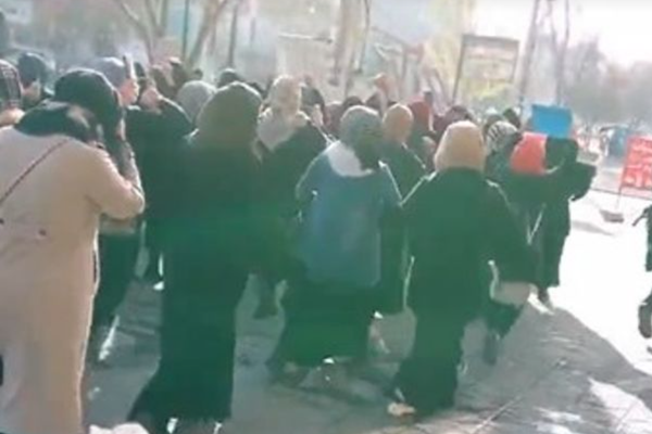 Taliban Detains 5 Female Demonstrators & 3 Journalists in Kabul