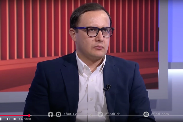 رئیس سیاسی جبهه مقاومت: بگرام در جغرافیای تاجیکها است و ترامپ نباید با طالبان معامله کند