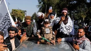 د طالبانو درې کلن امارت که اسارت؟