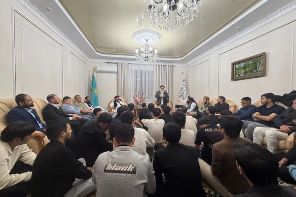 په قزاقستان کې افغان محصلینو له فراغت وروسته هېواد کې د کاري زمینې د برابرېدو غوښتنه وکړه