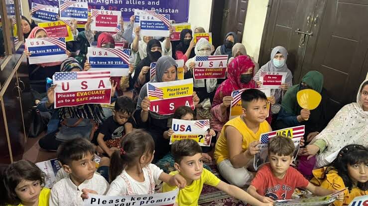 د بې‌ځایه شویو سازمان: متحده ایالات باید افغانان له محدوده اجرایوي اقداماتو څخه معاف کړي