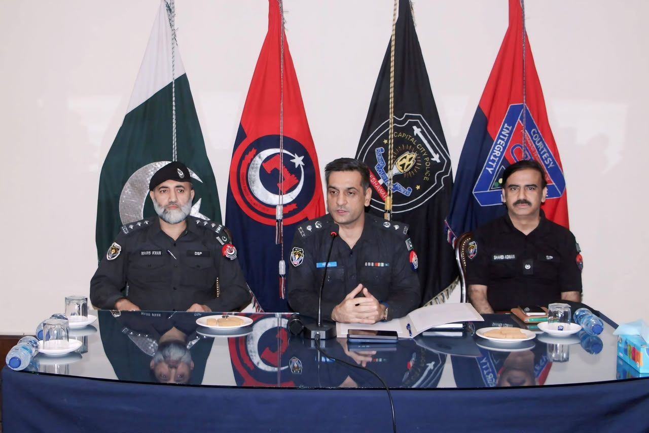 تېره اونۍ؛ یوازې په پېښور کې تر ۶۰۰ ډېر افغان کډوال نیول شوي دي