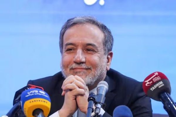 عباس عراقچي: هېڅ ډول مذاکرات نه کېږي