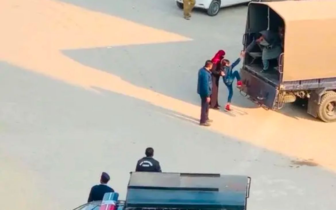 Renewed Arrests & Harassment Of Afghan Refugees In Pakistan Must Stop, Says Amnesty