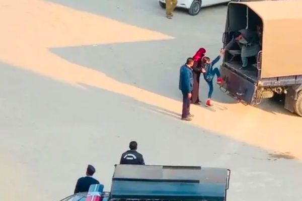 Renewed Arrests & Harassment Of Afghan Refugees In Pakistan Must Stop, Says Amnesty