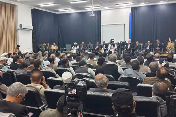 شب شعر «از هریوا تا نیشابور» با حضور شاعران افغان و ایرانی در هرات برگزار شد