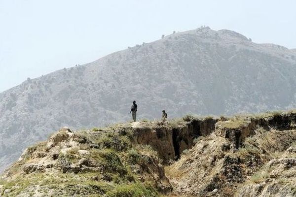 سرچینې: په تورخم کې ډیورنډ کرښې ته څېرمه د طالبانو او پاکستاني ځواکونو ترمنځ نښته شوې