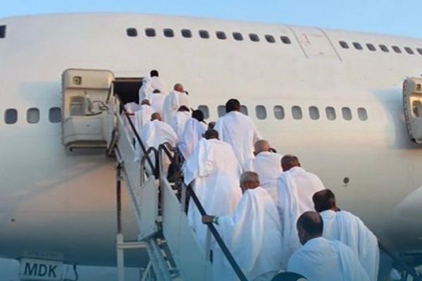 طالبان وایي تر دې دمه تر ۱۴زره ډېر افغان حاجیان سعودي عربستان ته رسېدلي دي
