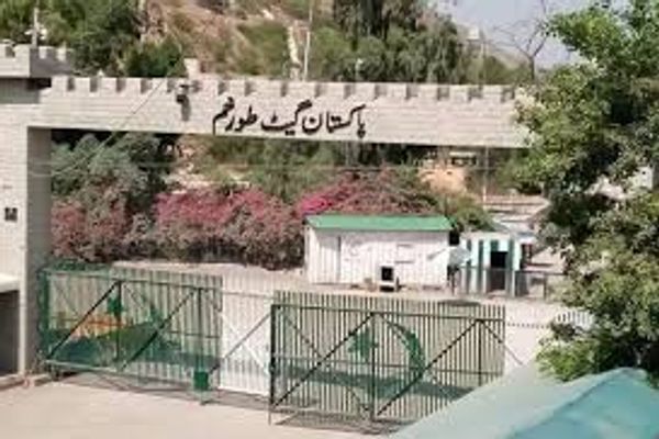 د تورخم دروازې تړل کېدو په دواړو غاړو کې سترې او وړې سوداګرۍ په ټپه درولې دي