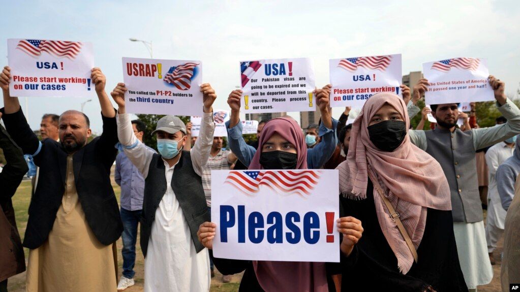 امریکا ته د زرګونو افغانانو د تګ اوږد انتظار؛ متحده‌ایالاتو ۵۹ «سپین‌پوستو» ته پناه‌ ورکړه