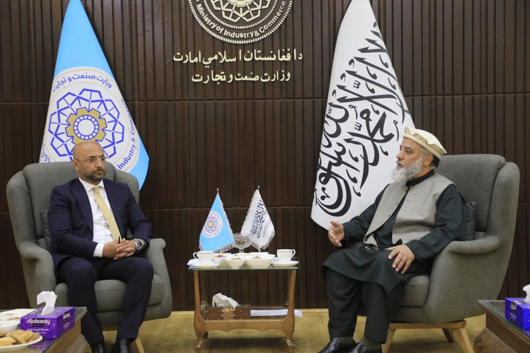 په کابل کې د ترکیې شارژدافیر او طالب وزیر د پانګونې پر فرصتونو غږېدلي 