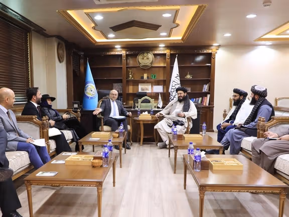 محمد نبي عمري د اروپایي ټولنې له استازي سره د مخدره توکو پر مخنیوي غږېدلی