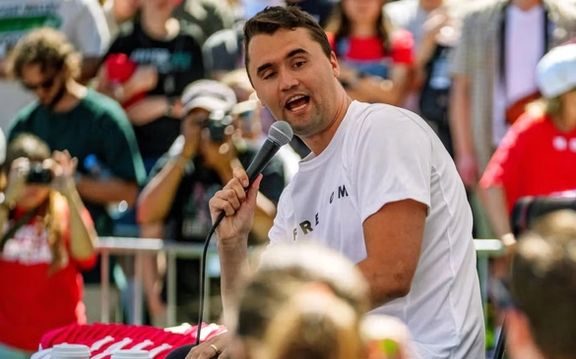 فاکس نیوز: د محافظهکارو ځوانانو پېژندل شوی مشر چارلي کرک د وینا پر مهال په ډزو ووژل شو