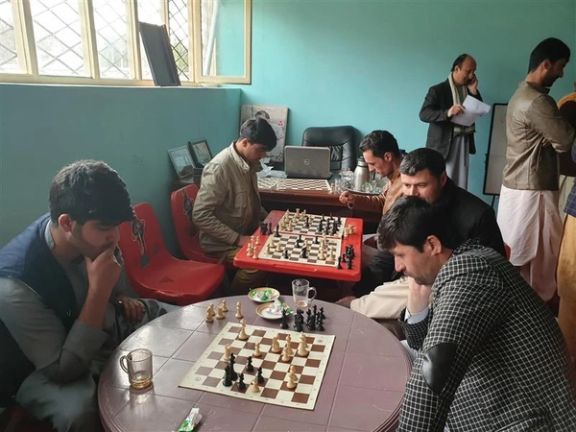 کیش و مات؛ طالبان شطرنج را نیز ممنوع کرد