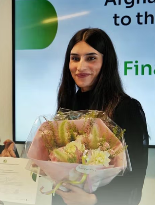 عزیزه أكرمي ممثلة لشباب أفغانستان في الأمم المتحدة