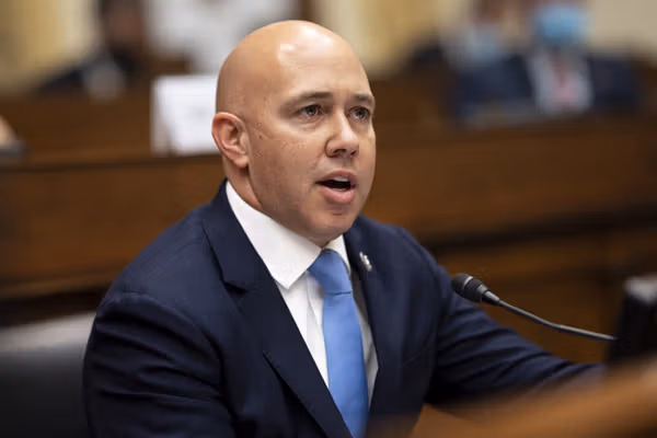 برایان ماسټ: طالبانو نجونې او ښځې له خپل زدهکړیز حق څخه بېبرخې کړې