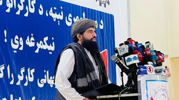 وزير العمل في طالبان: يجب على المجتمع الدولي ألا يسيّس قضية العمال الأفغان