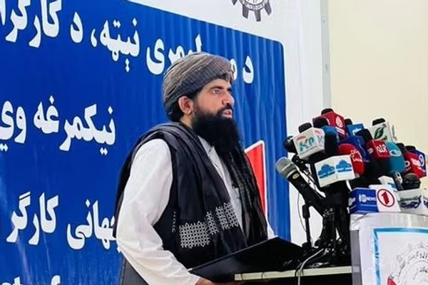 وزير العمل في طالبان: يجب على المجتمع الدولي ألا يسيّس قضية العمال الأفغان