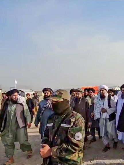 ملا برادر را ستنو شویو کډوالو ته: د مالکیت احساس او غرور یوازې په خپله خاوره کې دي