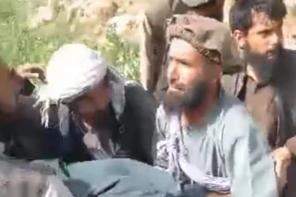 سرچینې: بدخشان کې طالبانو د سلفي وسلهوالو یو قوماندان وژلی دی