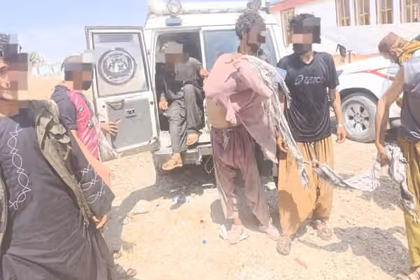په جلالاباد کې ۷۰ تنه روږدي کسان د درملنې لپاره روغتیايي مرکز ته ولېږدول شول