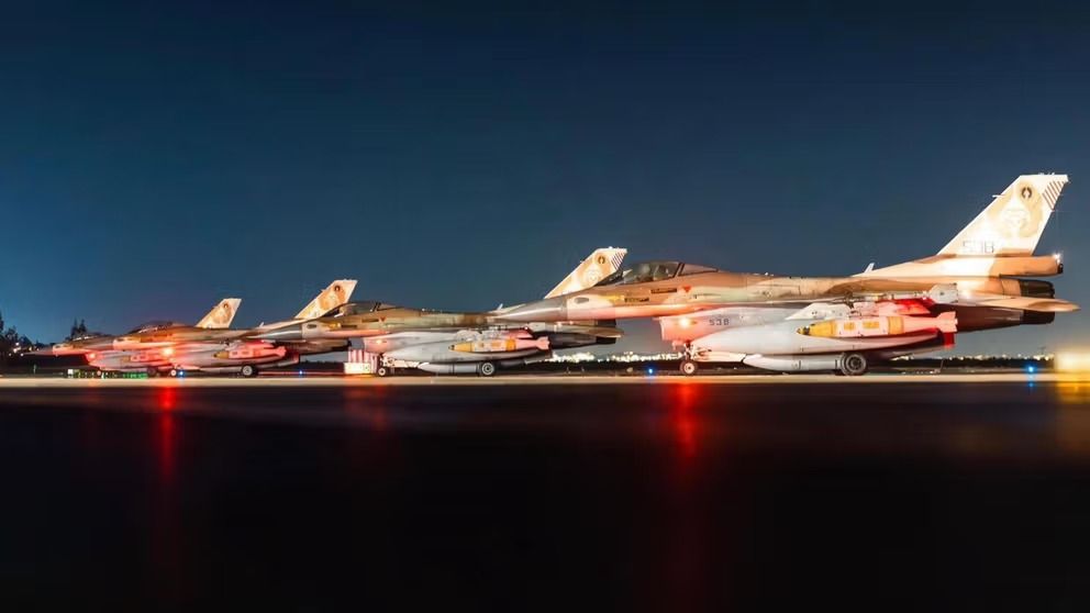 ارتش اسرائیل از حمله به زیرساخت‌های تسلیحاتی ایران خبر داد