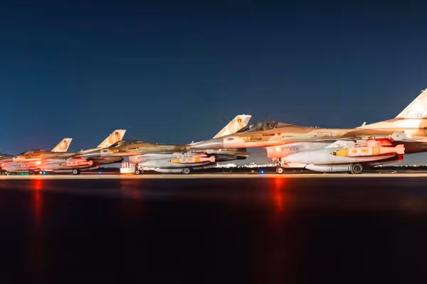 ارتش اسرائیل از حمله به زیرساختهای تسلیحاتی ایران خبر داد