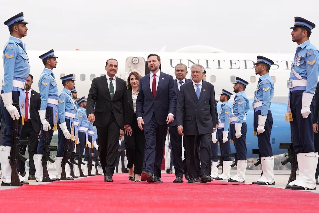 چگونه یک کشور بی‌ثبات به میانجی اصلی میان واشنگتن و تهران تبدیل شد؟